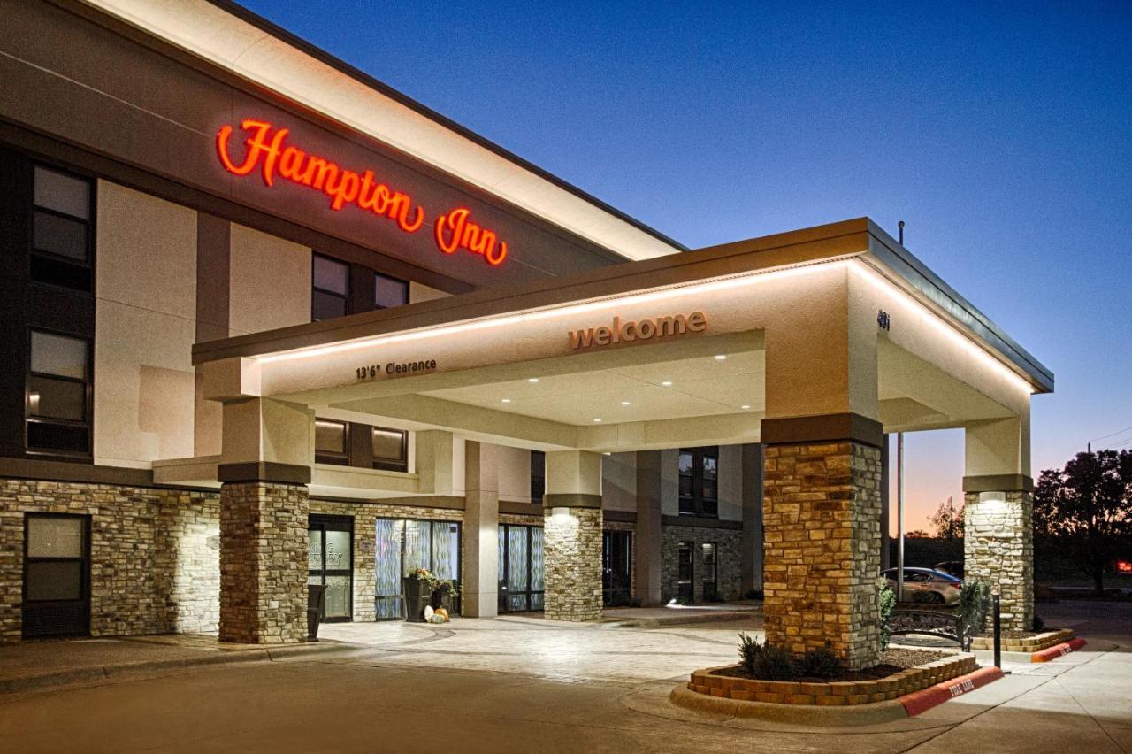 Hampton Inn Salina Exteriör bild