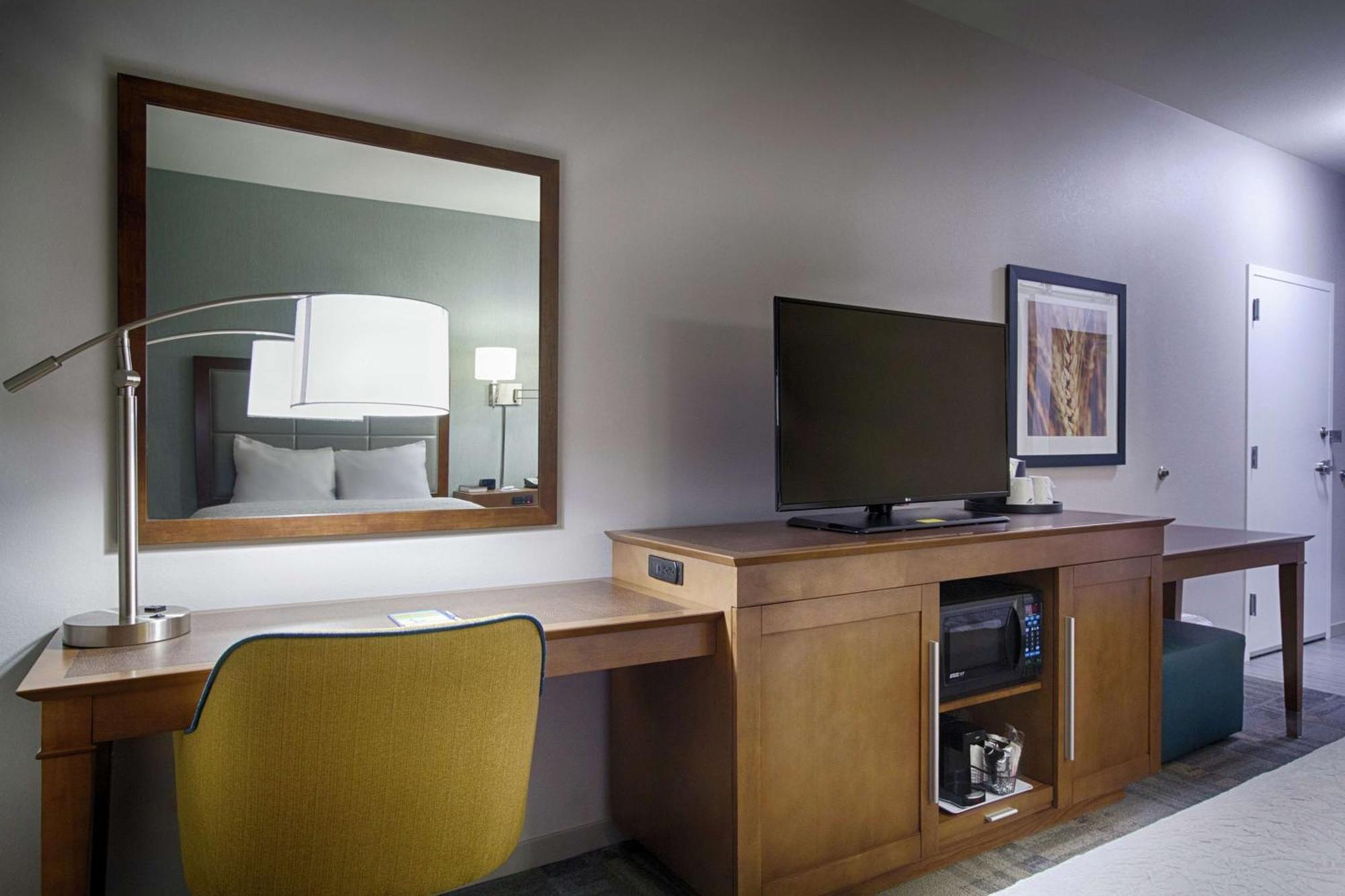 Hampton Inn Salina Exteriör bild
