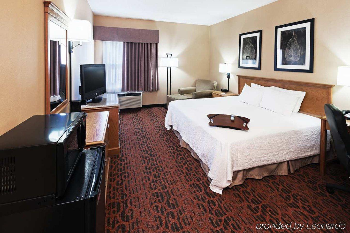 Hampton Inn Salina Exteriör bild