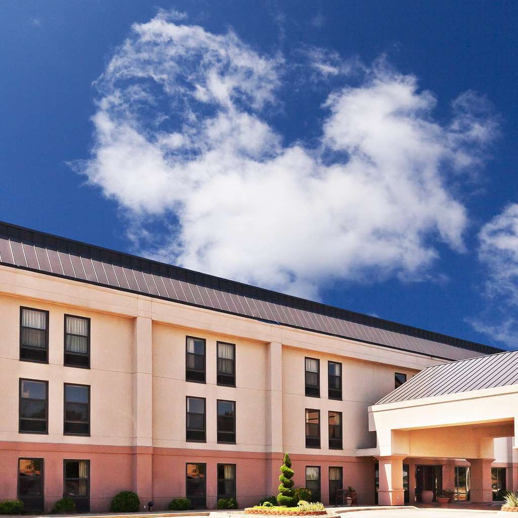 Hampton Inn Salina Exteriör bild
