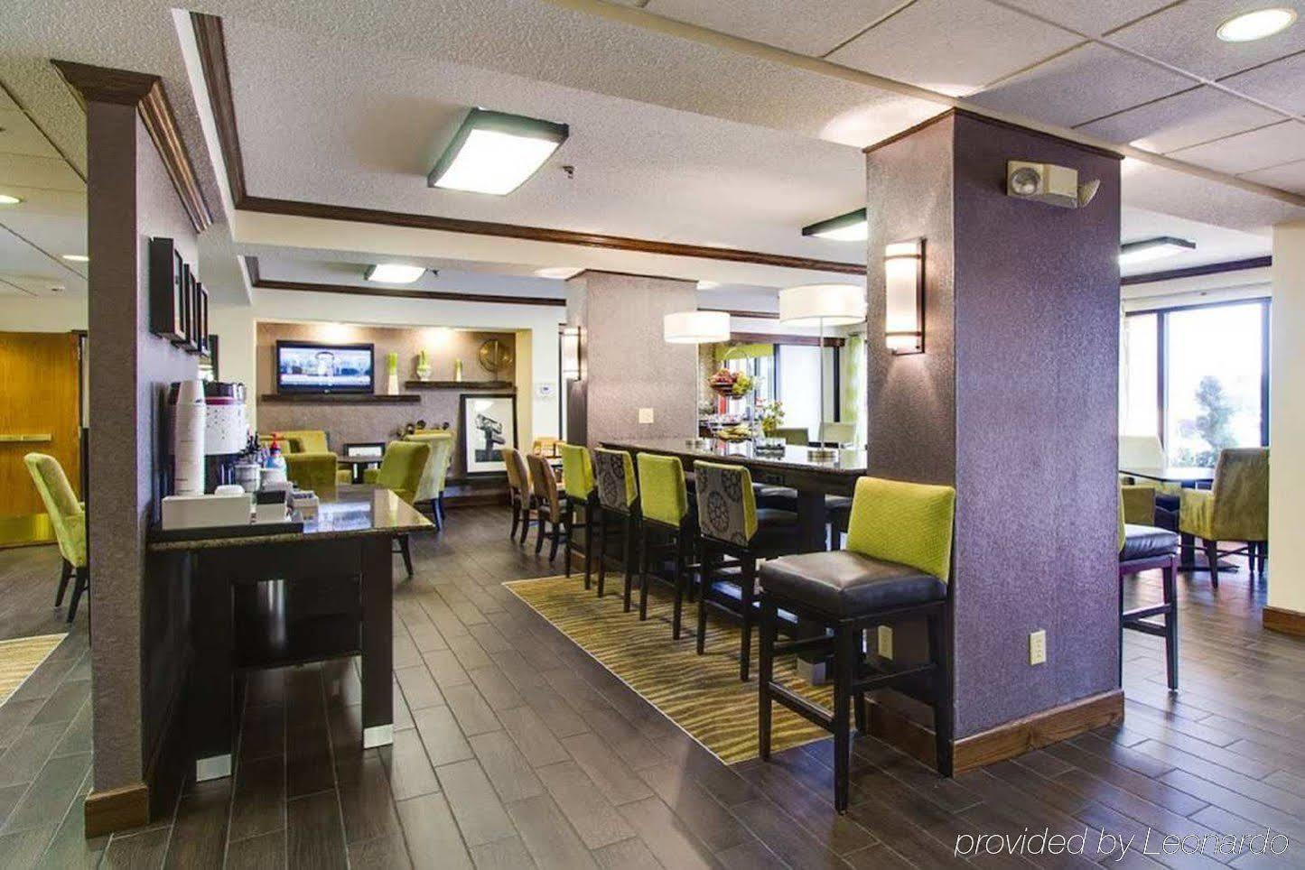 Hampton Inn Salina Exteriör bild